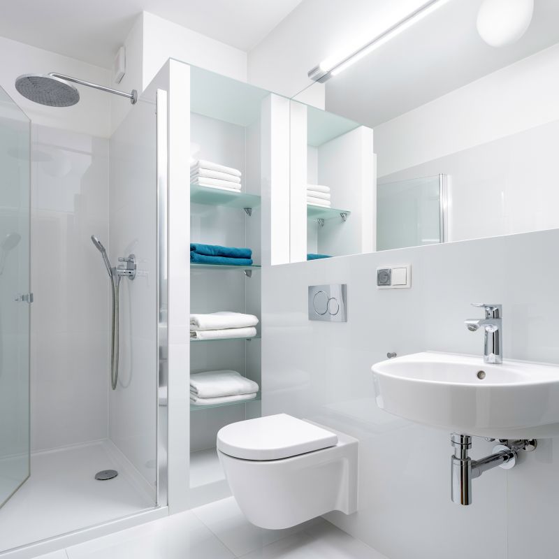 Compact Shower with Shelving